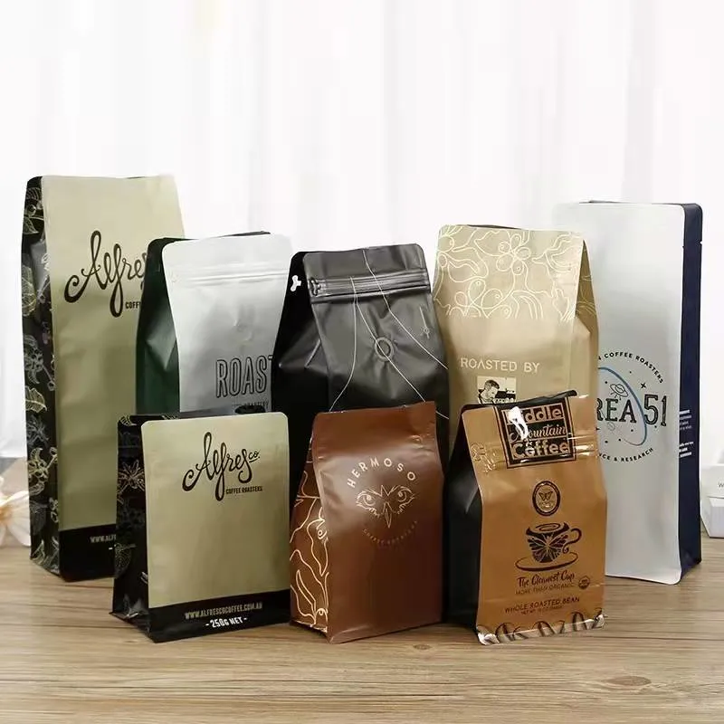 Custmized 4 Sides Sealing Gusset Sides Pouches Bio Degradable Kraft Paper Aluminum Foil Material Valve for Coffee Packing.